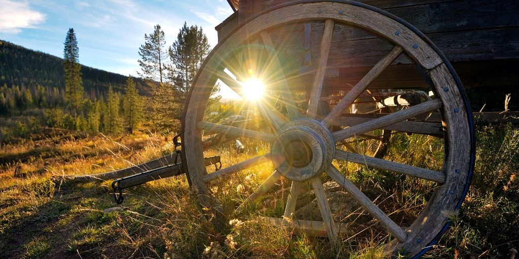 Want to give your relatives visiting for the holidays a unique overnight stay experience? You can sleep inside a covered wagon when you visit BlissWood Bed & Breakfast Ranch in Texas.